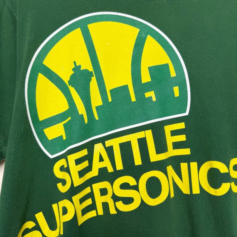 Retro Seattle Supersonics Big Logo Adidas NBA T-Shirt Size M - Picture 2 of 4